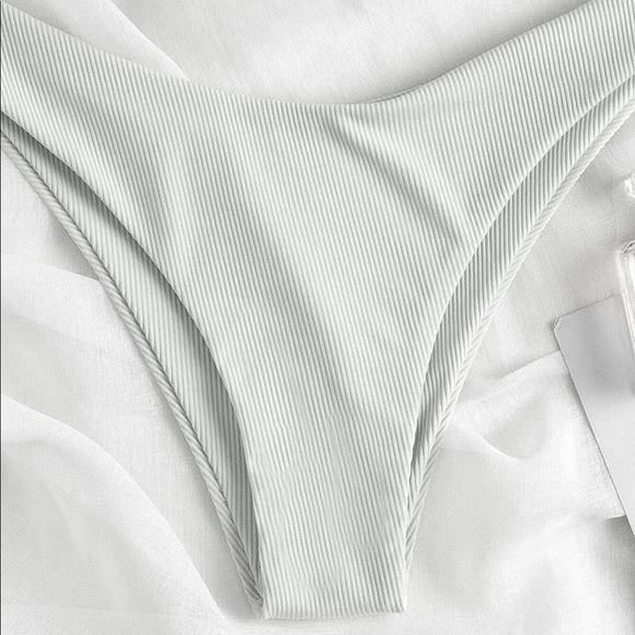 BRAND NEW White asymmetric bikini set - Picture 3 of 9